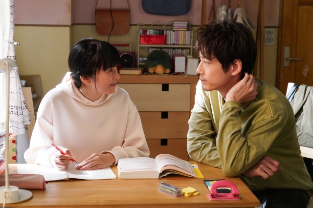 『35歳の少女』第5話より柴咲コウ、坂口健太郎 (C)日本テレビ