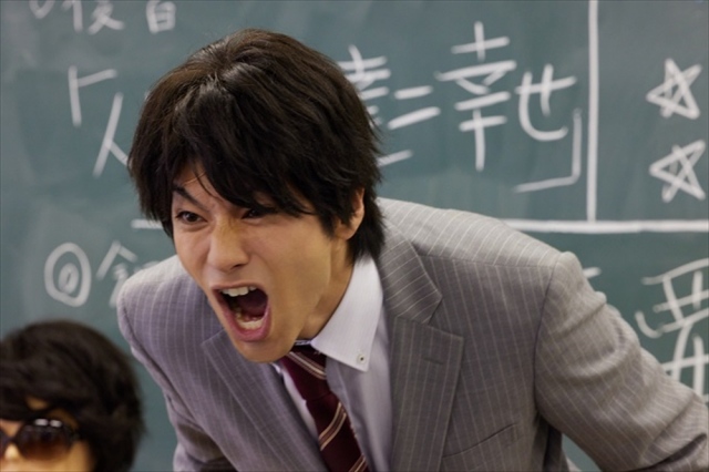 ABEMAプレミアムで配信される山田裕貴主演の『頼田朝日の方程式。-最凶の授業-』第2話「友情=需要×供給」(C)AbemaTV, Inc.