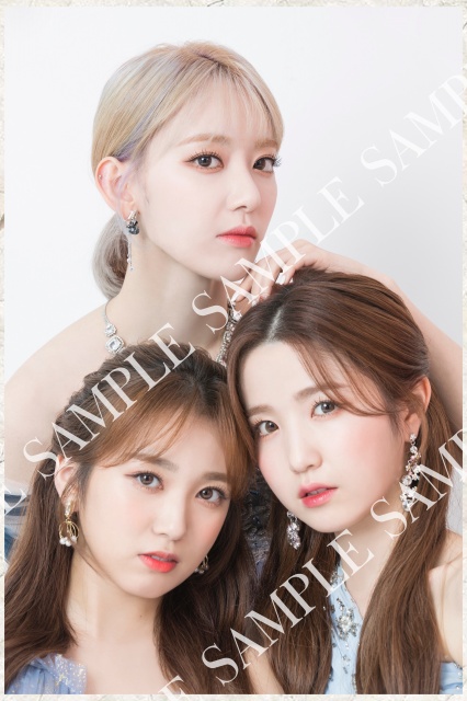 『IZ*ONE SPECIAL SURPR*IZ PHOTO BOX』TSUTAYA・蔦屋書店限定特典(上から時計回りに)宮脇咲良、本田仁美、矢吹奈子