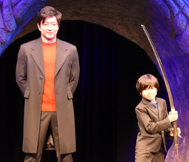 映画『妖怪大戦争 ガーディアンズ』始動記者会見に出席した(左から)大沢たかお、寺田心 (C)ORICON NewS inc.