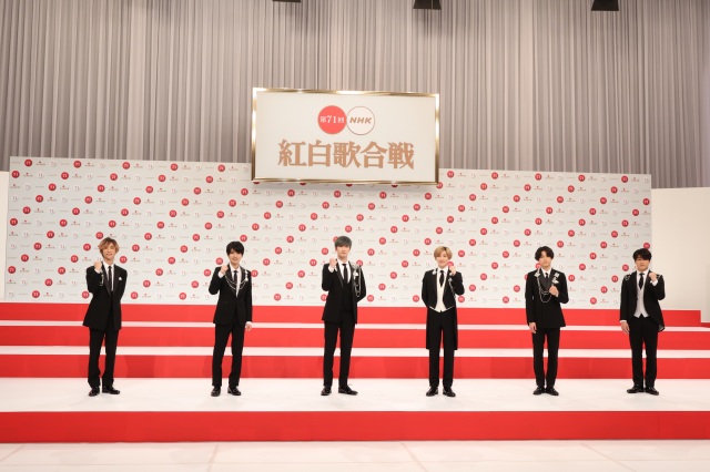 NHK『第71回紅白歌合戦』出場者会見に出席したSixTONES(C)NHK