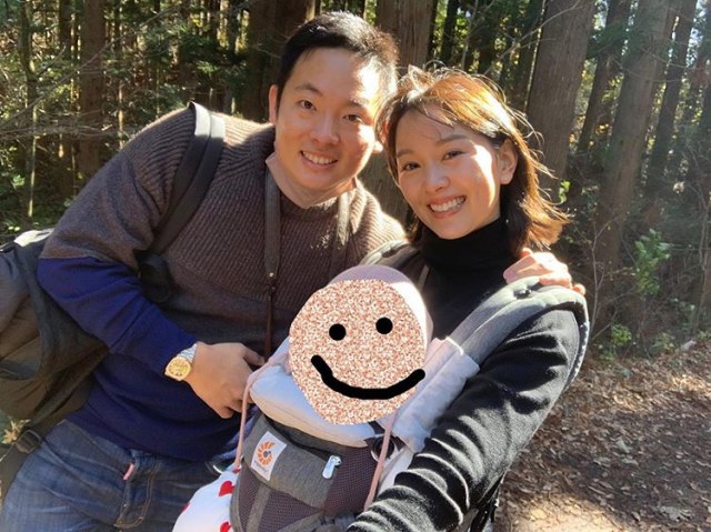 松井裕樹投手&石橋杏奈&娘の家族3ショット (写真は公式ブログより)