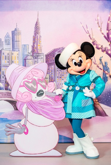 ミニーマウス“冬限定”ファッション初お披露目 (C)Disney