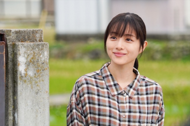 2021年1月4日放送の新春ドラマスペシャル『人生最高の贈りもの』主演を務める石原さとみ (C)テレビ東京