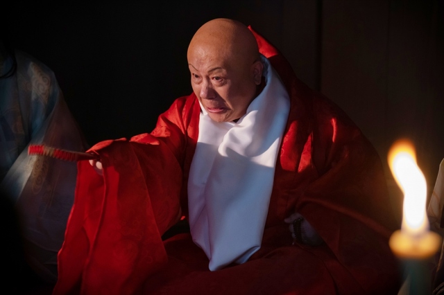 覚恕(春風亭小朝)=大河ドラマ『麒麟がくる』第33回(11月22日放送)より(C)NHK