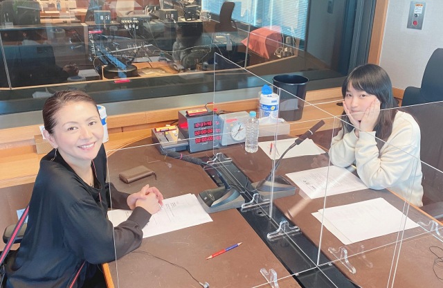 MBSラジオ『鞘師里保と○○と』に小泉今日子がゲスト出演(C)MBSラジオ