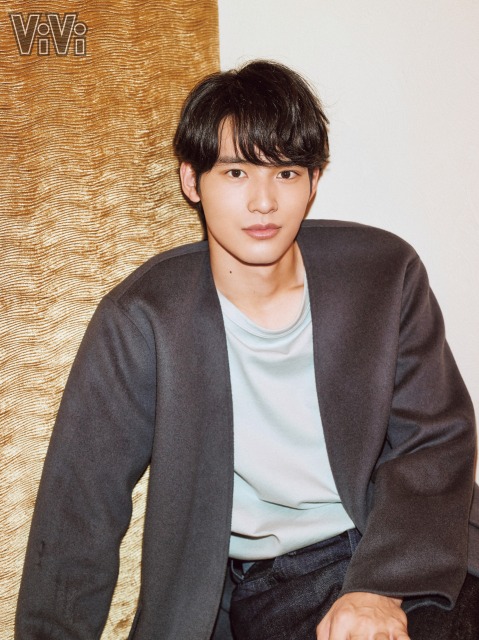 『国宝級イケメンランキング』NEXT部門1位に輝いた岡田健史=『ViVi』2021年2月号