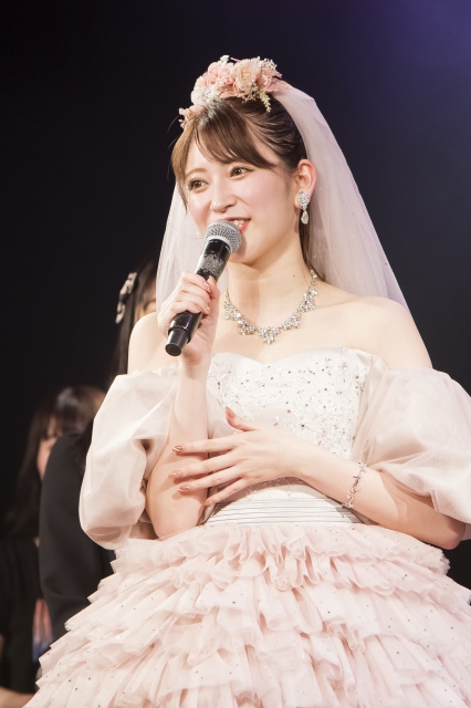 当初の予定より3週間遅れでNMB48を卒業した吉田朱里(C)NMB48