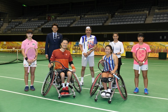 2021年1月2日放送、『とんねるずのスポーツ王は俺だ!!』車いすテニス界の絶対王者・国枝慎吾選手と女子車いすテニス界の女王・上地結衣選手が初参戦(C)テレビ朝日