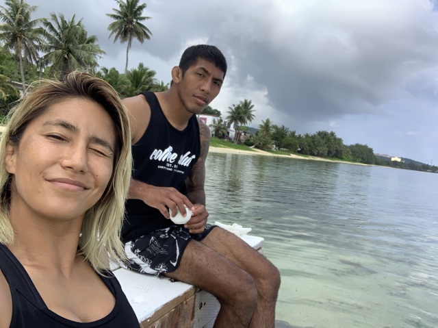 大みそかの『RIZIN.26』(フジテレビで中継)に出場する山本美憂(左)と夫のカイル・アグォン