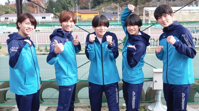 31日放送『こやぶるSPORTS 大晦日SP』に出演する末澤誠也、藤原丈一郎、西村拓哉、嶋崎斗亜、澤田雅也 (C)カンテレ