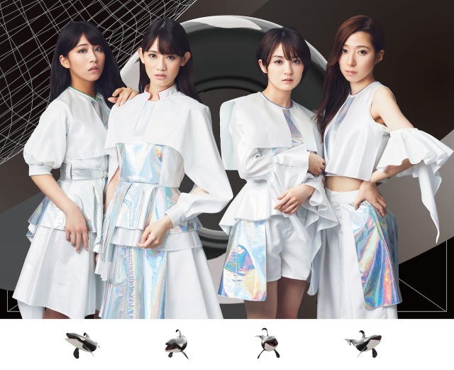TEAM SHACHI(左から2人目が秋本帆華)