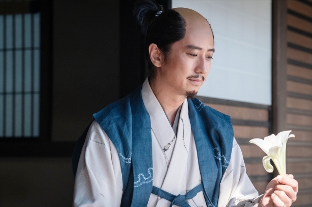 大河ドラマ『麒麟がくる』第38回より。坂本城で非業の死を遂げた三淵藤英(谷原章介)(C)NHK