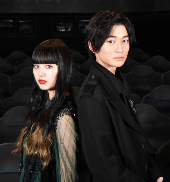 『仮面ライダーゼロワン』に出演した(左から)鶴嶋乃愛、高橋文哉 (C)ORICON NewS inc.