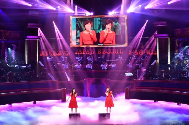TBS『第62回 輝く!日本レコード大賞』に登場した日向坂46の齊藤京子&加藤史帆(C)TBS