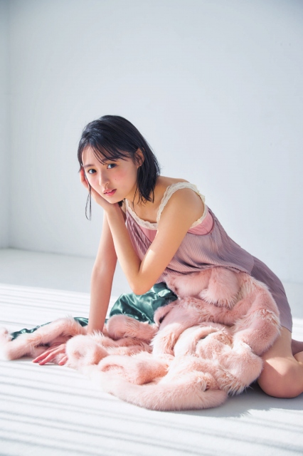 『FLASH』1月5日発売号表紙を飾る乃木坂46・遠藤さくら(C)光文社/週刊FLASH 写真◎藤城貴則