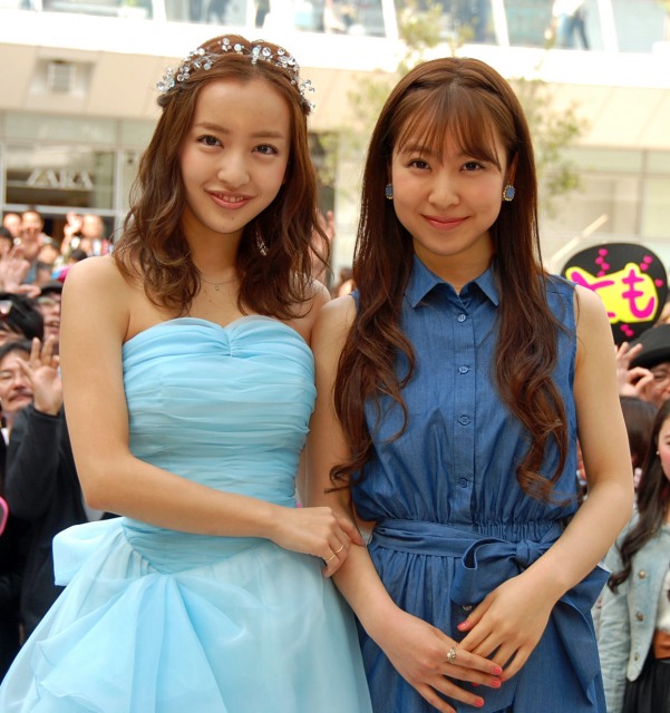 (左から)板野友美、板野成美 (C)ORICON NewS inc.