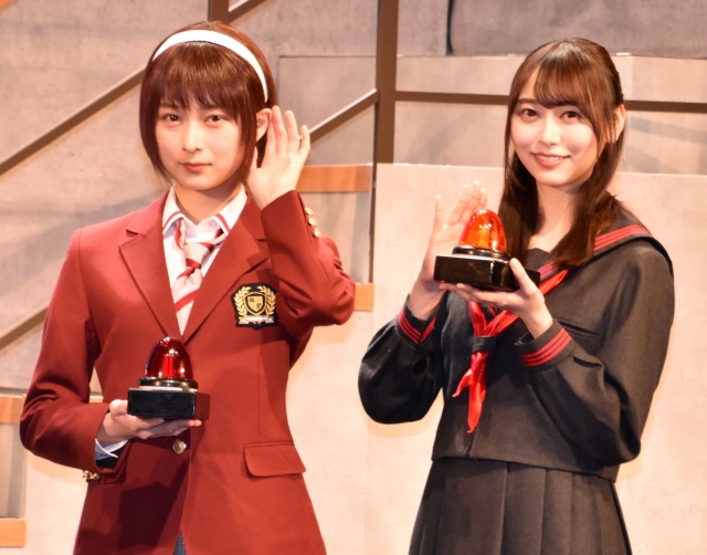 舞台『ナナマル サンバツ THE QUIZ STAGE O』に出演する乃木坂46(左から)鈴木絢音、弓木奈於 (C)ORICON NewS inc.