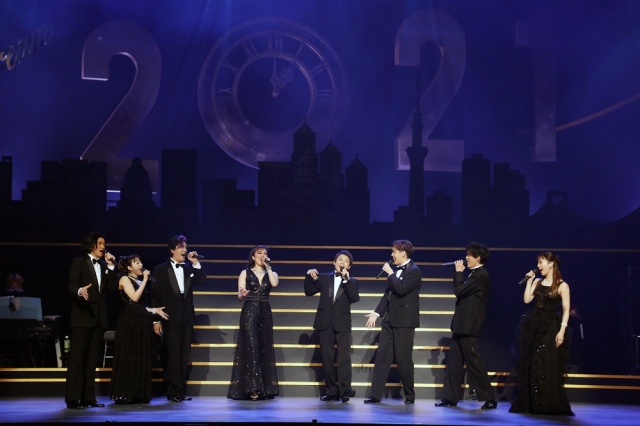 明治座2021年1月『NEW YEAR'S Dream』舞台写真(左から)渡辺大輔、平野綾、吉野圭吾、北翔海莉、玉野和紀、大野拓朗、新納慎也、咲妃みゆ
