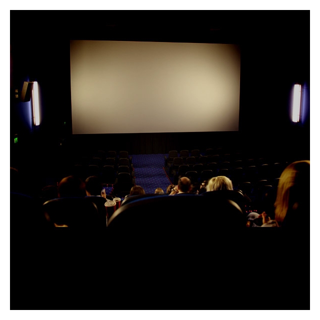 映画の舞台あいさつなどが中止や無観客に