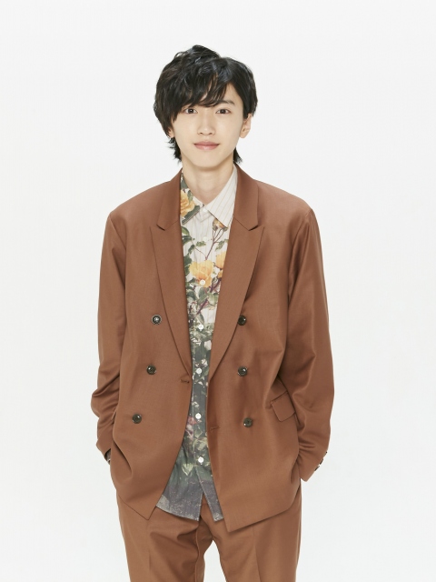 舞台『ロミオとジュリエット』主演を務めるなにわ男子・道枝駿佑