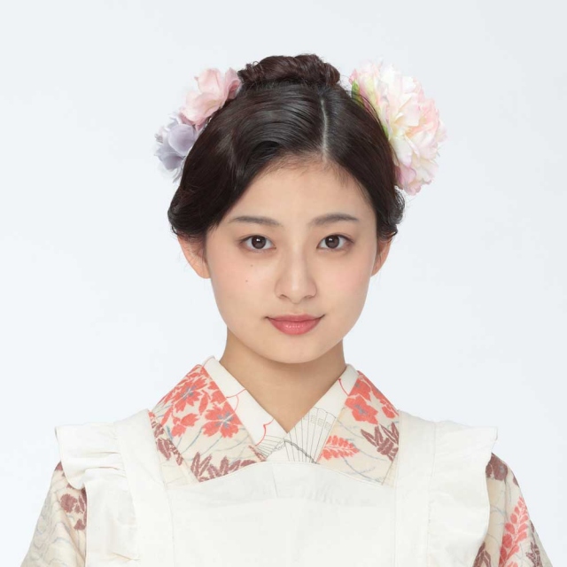 連続テレビ小説『おちょやん』カフェ―「キネマ」の女給で女優を目指している宇野真理役の吉川愛 (C)NHK