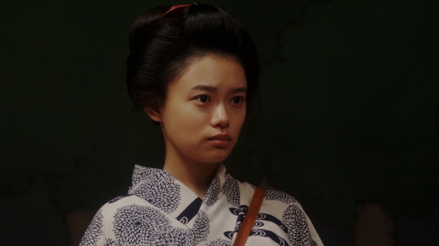 舞台稽古をする千代(杉咲花)=連続テレビ小説『おちょやん』第6週・第28回より (C)NHK