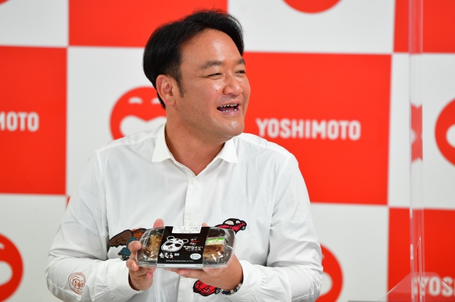 『炭火焼肉たむら監修ローソンオリジナル商品オンライン発表会』に登場したたむらけんじ