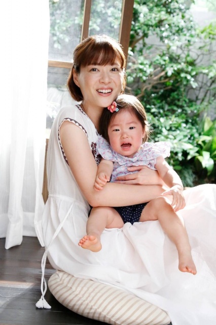 上野樹里、朝顔&つぐみの“母娘ショット”(写真は『監察医 朝顔』オフィシャルブログ)
