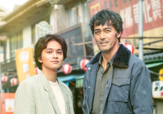 映画『とんび』で初共演する(左から)北村匠海、阿部寛(C)2022『とんび』製作委員会