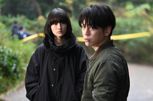 『レッドアイズ 監視捜査班』より(左から)シシド・カフカ、亀梨和也(C)日本テレビ