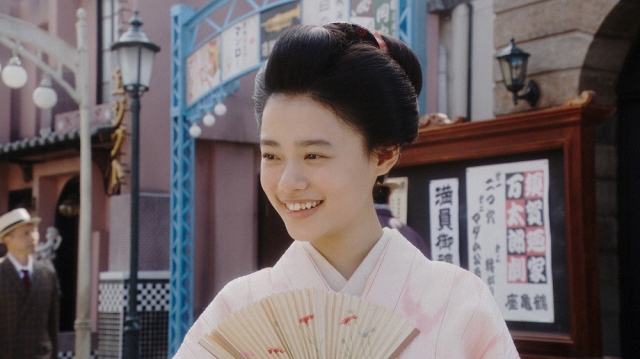 4年ぶりに道頓堀に戻ってきた竹井千代(杉咲花)=連続テレビ小説『おちょやん』第9週・第41回より (C)NHK