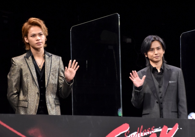 堂本光一(右)の発想力に感嘆した上田竜也(左) (C)ORICON NewS inc.