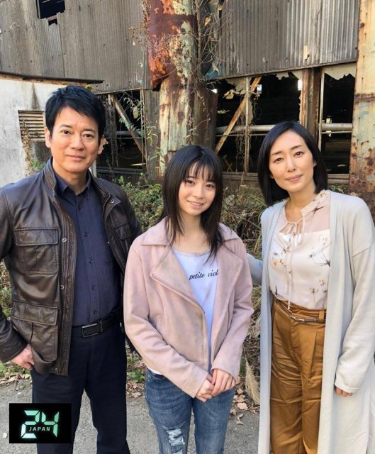 唐沢寿明主演『24 JAPAN』アメブロ開設。"獅堂ファミリー"(左から)唐沢寿明・桜田ひより・木村多江のオフショット