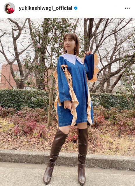 絶対領域チラリ…美スタイルを披露するAKB48・柏木由紀 (写真はインスタグラムより、事務所許諾済み)
