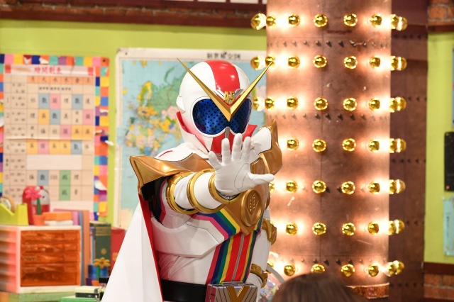 ゼンカイザーが『しくじり先生』に登場 スーパーヒーロープロジェクト (C)テレビ朝日・東映AG・東映