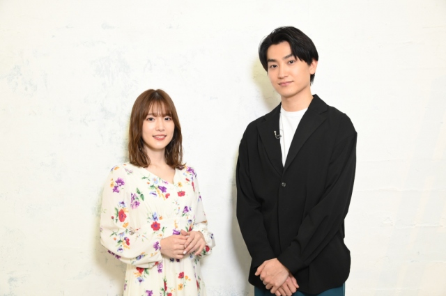 新番組『ムビきゅん』のMCを務める内田真礼、金子大地(C)TBS