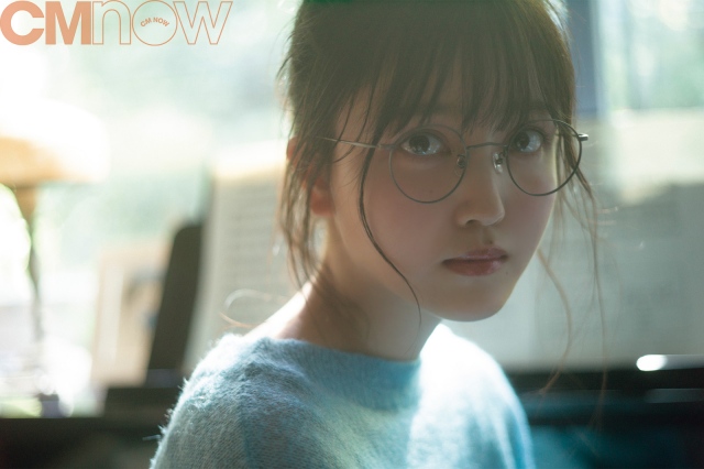 『CMNOW vol.209』の表紙を飾る乃木坂46・久保史緒里(C)細居幸次郎/CMNOW