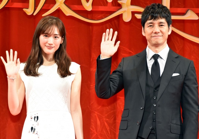 西島秀俊を「お兄ちゃん」と呼ぶ綾瀬はるか(左) (C)ORICON NewS inc.