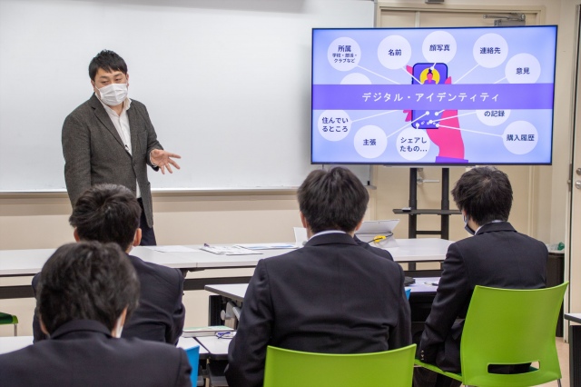 Facebook Japanが自由ヶ丘学園高等学校(東京都目黒区)で行った授業の様子