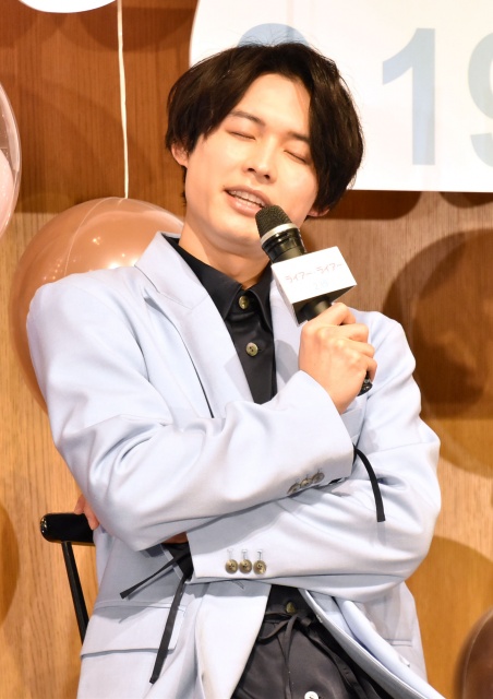 ファンからのお悩み相談の回答を本気で考える松村北斗 (C)ORICON NewS inc.