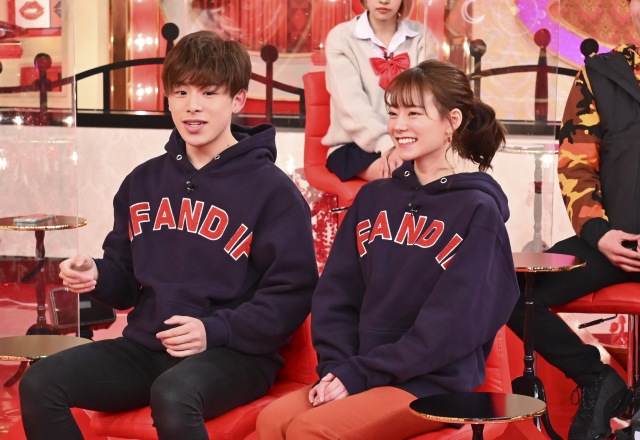 『中居大輔と本田翼と夜な夜なラブ子さん』に出演するYouTuber・なこなこ(左から)こーくん、なごみ (C)TBS