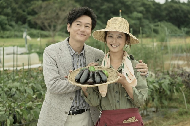木曜ドラマ『にじいろカルテ』第4話(2月11日放送)より。浅黄朔(井浦新)の亡くなった妻・沙織役で佐々木希がゲスト出演 (C)テレビ朝日