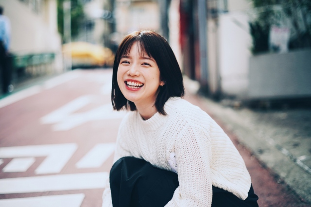 弘中綾香アナが山崎怜奈とラジオで生対談
