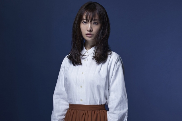 松本まりか、連続ドラマ初主演『WOWOWオリジナルドラマ 向こうの果て』(5月14日スタート)どこか無垢で危うい主人公の内面と、そこからにじみ出る陰の部分を印象的に表現したキービジュアル