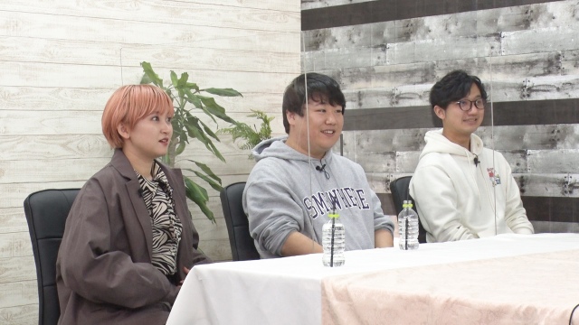 『突然ですが占ってもいいですか?』に出演するラランド、マネージャーの橋本拓哉さん(C)フジテレビ