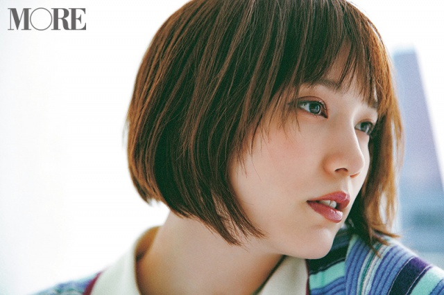 『MORE』4月号表紙を飾る本田翼 (C)MORE2021年4月号/集英社 撮影/柴田フミコ