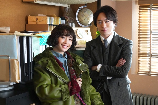 4月スタートの新日曜ドラマ『ネメシス』に主演する広瀬すず、櫻井翔 (C)日本テレビ