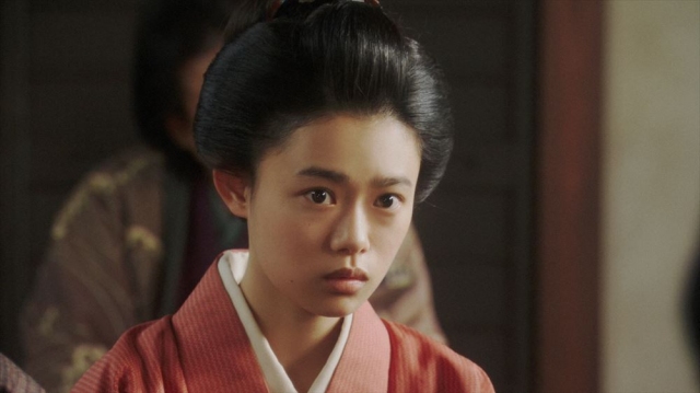 一平の話を聞く竹井千代(杉咲花)=連続テレビ小説『おちょやん』第12週・第56回より (C)NHK