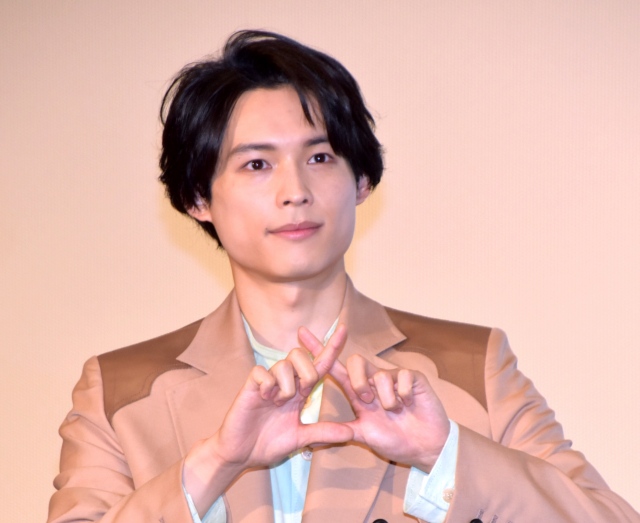 直筆メッセージで共演者に感謝を伝えた松村北斗 (C)ORICON NewS inc.